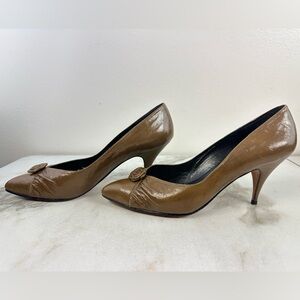 VTG Maria Jose Brown Leather Rose Detail Pointy Toe Kitten Heel Pumps Heels, 8.5